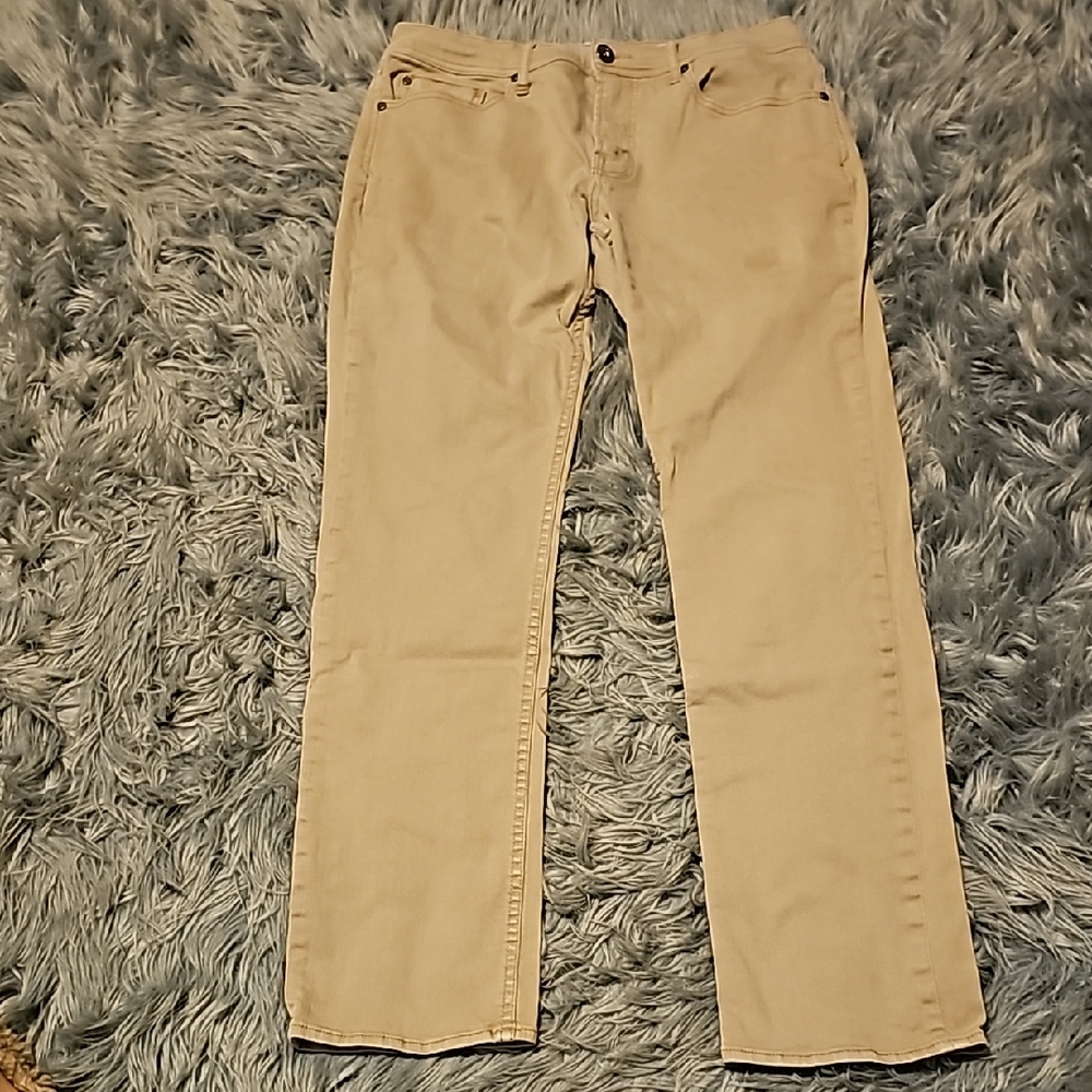 DepartWest MENS kahki Jeans sz 33/32. USED CONDITION!!
